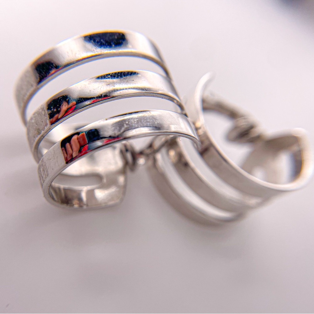 Sarah Coventry Vintage Silver Tone Geometric Stripe Clip On Earrings